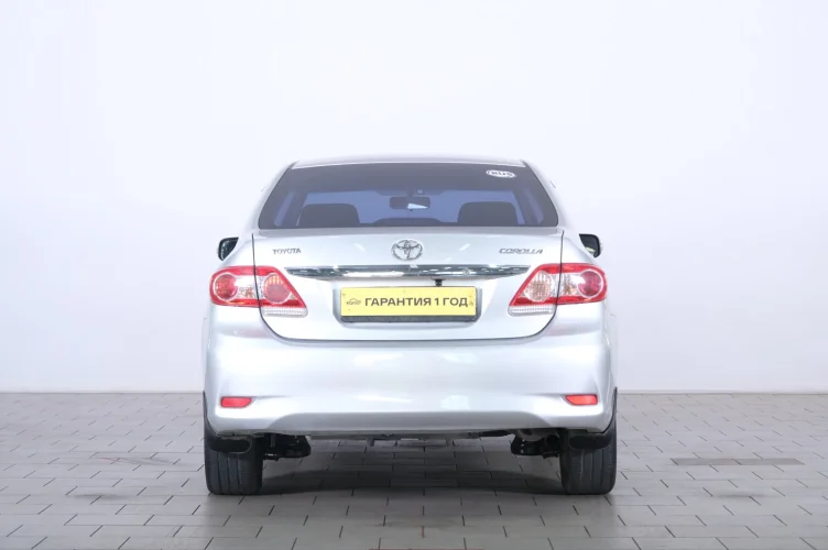 Toyota Corolla 5 из 6
