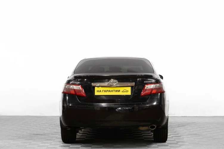 Toyota Camry 5 из 6
