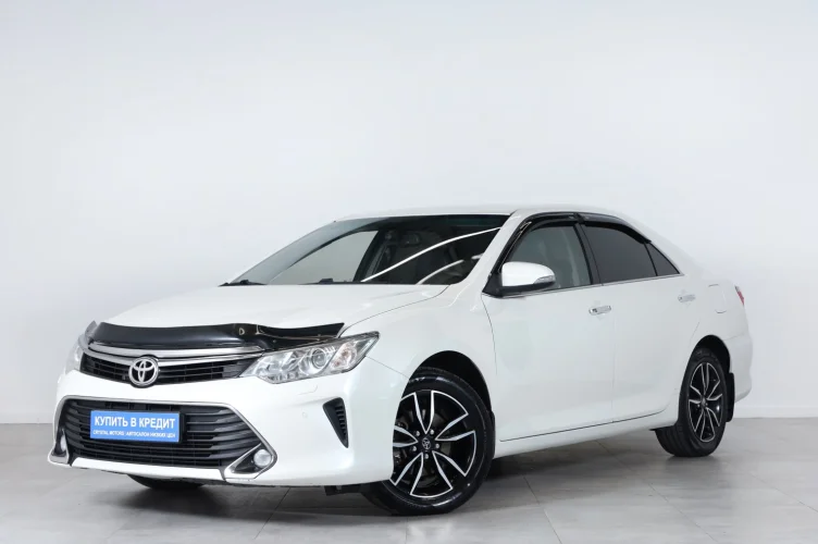 Toyota Camry 2 из 6