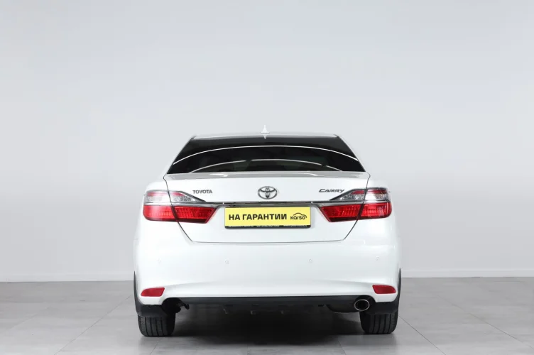 Toyota Camry 5 из 6