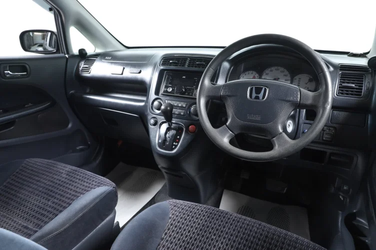 Honda Stream 9 из 16