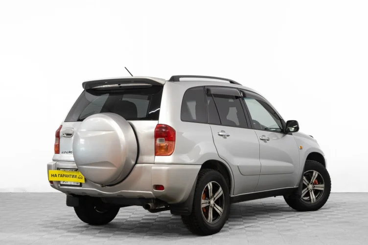Toyota RAV4 4 из 6