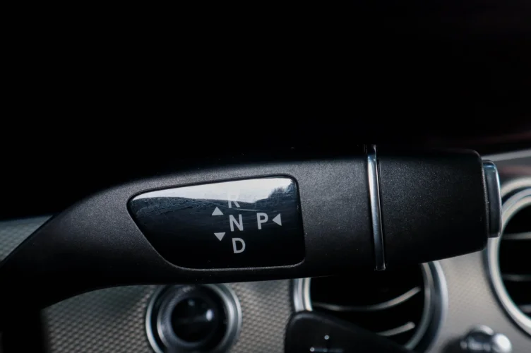 Mercedes-Benz E-класс 15 из 17