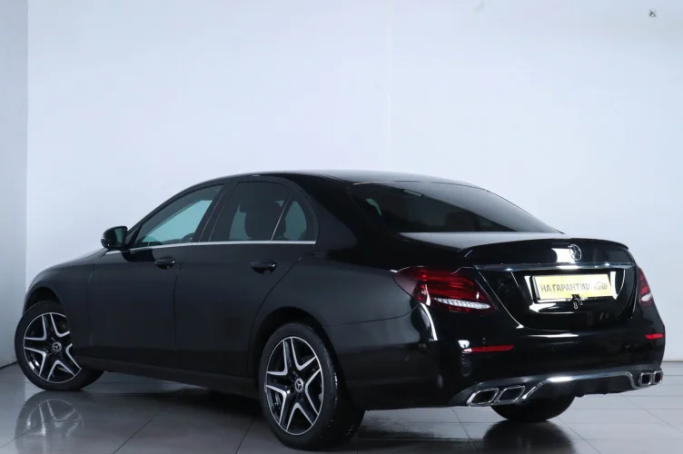 Mercedes-Benz E-класс 6 из 6