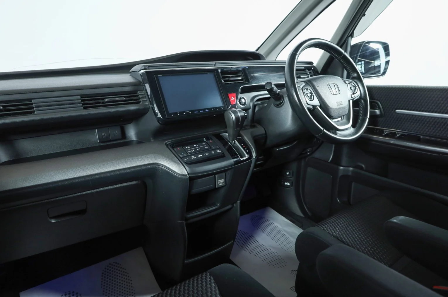 Honda Stepwgn Spada 7 из 17
