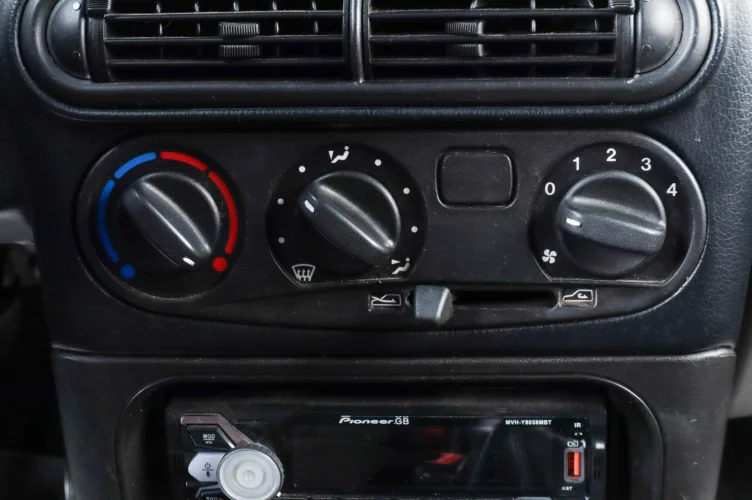 Chevrolet Niva 13 из 17