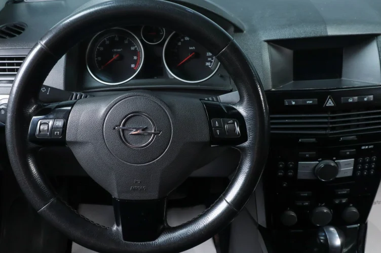Opel Astra GTC 12 из 19