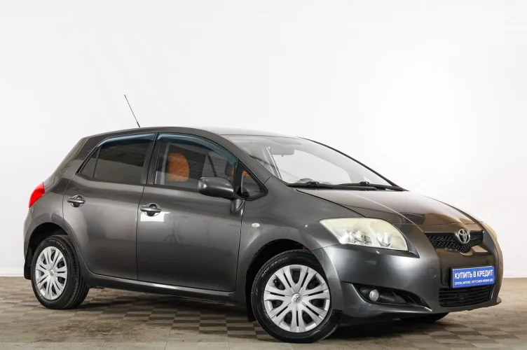 Toyota Auris 1 из 6
