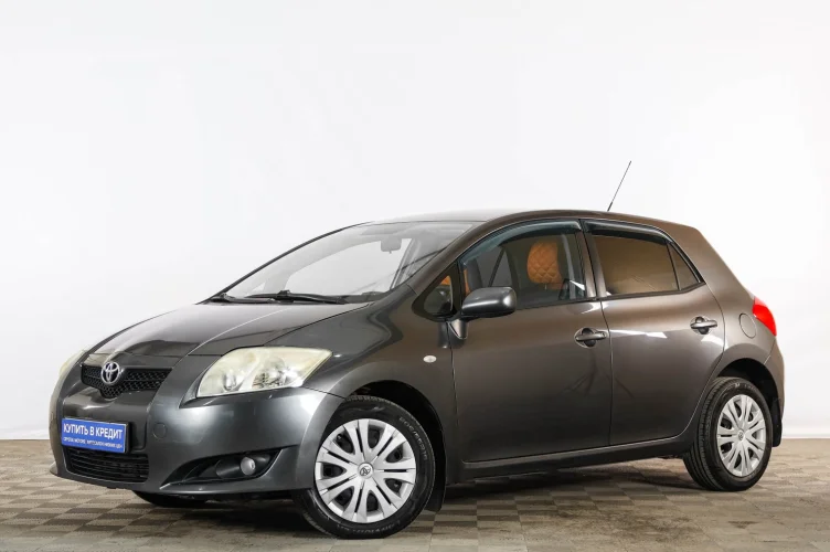 Toyota Auris 3 из 6