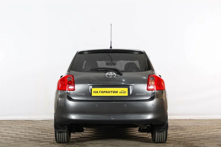 Toyota Auris 5 из 6