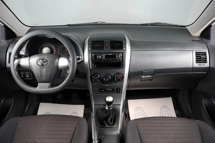 Toyota Corolla 12 из 16