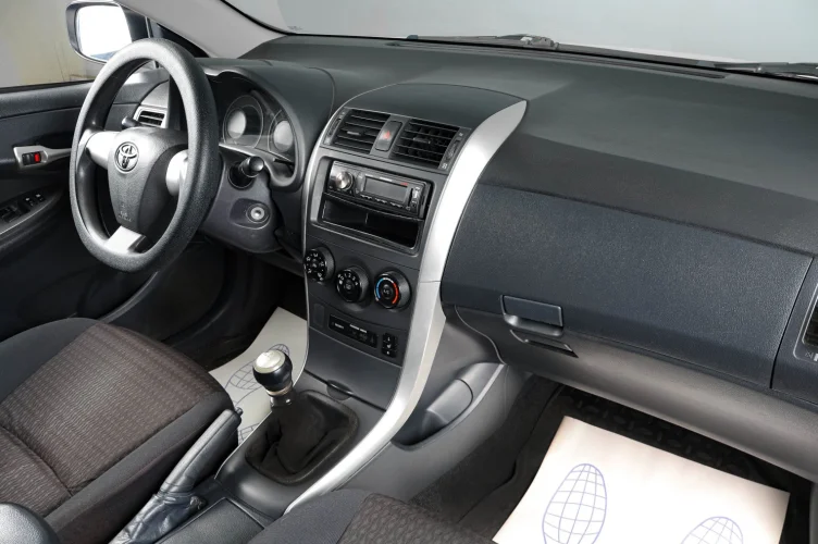 Toyota Corolla 10 из 16