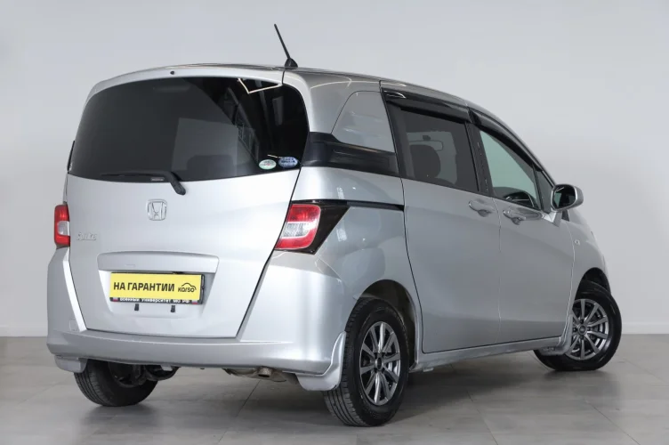 Honda Freed 4 из 6
