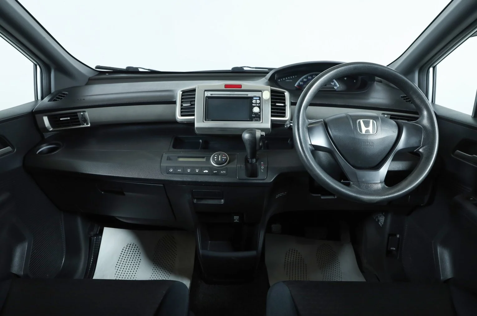 Honda Freed 8 из 16