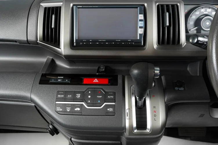 Honda Stepwgn 16 из 18