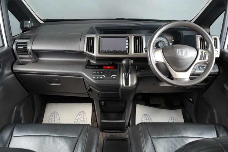 Honda Stepwgn 13 из 18