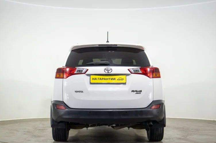 Toyota RAV4 5 из 6