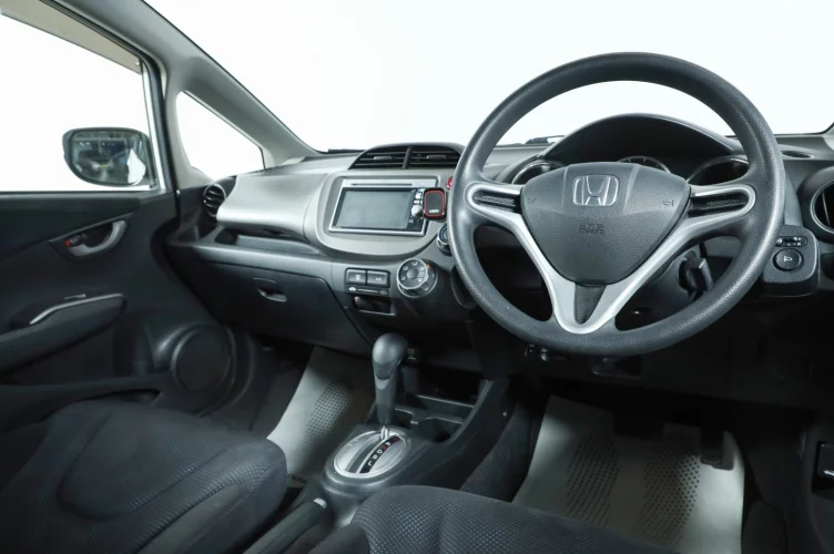 Honda Fit 9 из 17