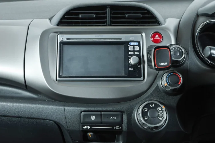 Honda Fit 10 из 17
