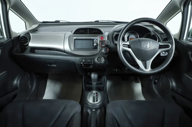 Honda Fit 8 из 17