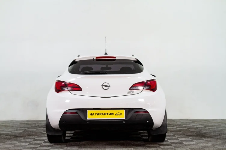Opel Astra GTC 5 из 6