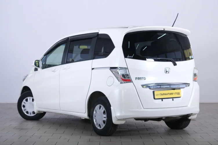 Honda Freed 4 из 6