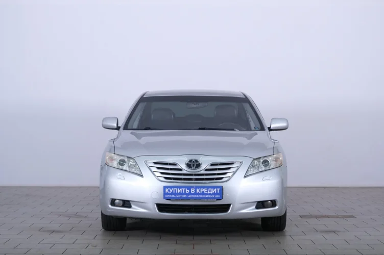 Toyota Camry 2 из 6