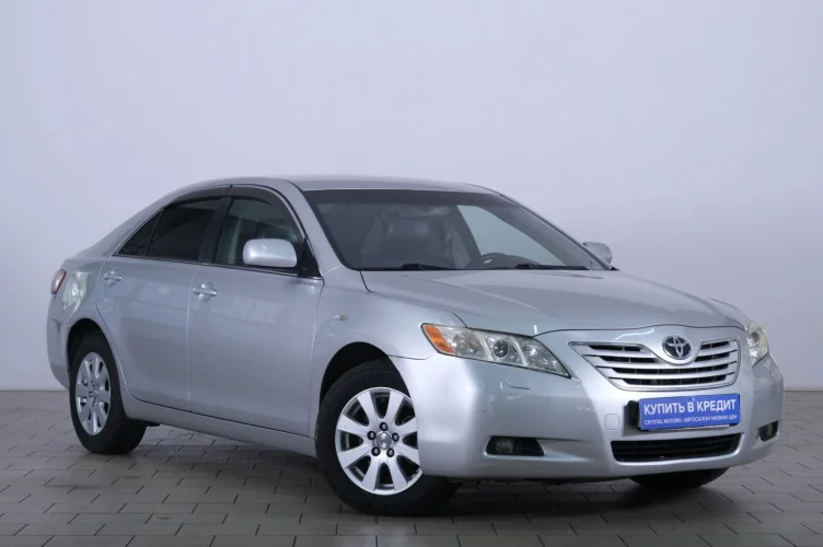 Toyota Camry 1 из 6