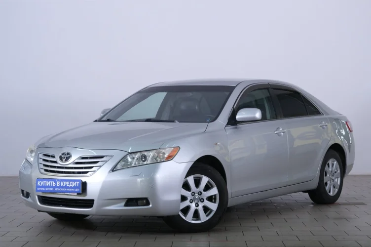 Toyota Camry 3 из 6