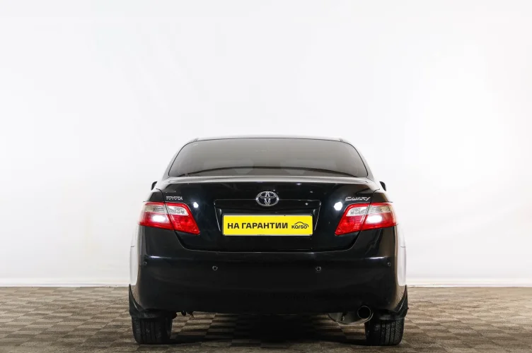 Toyota Camry 5 из 6