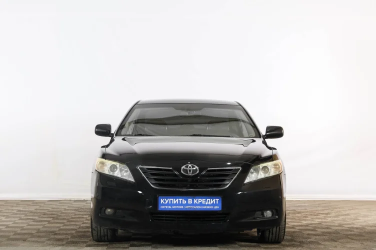 Toyota Camry 2 из 6