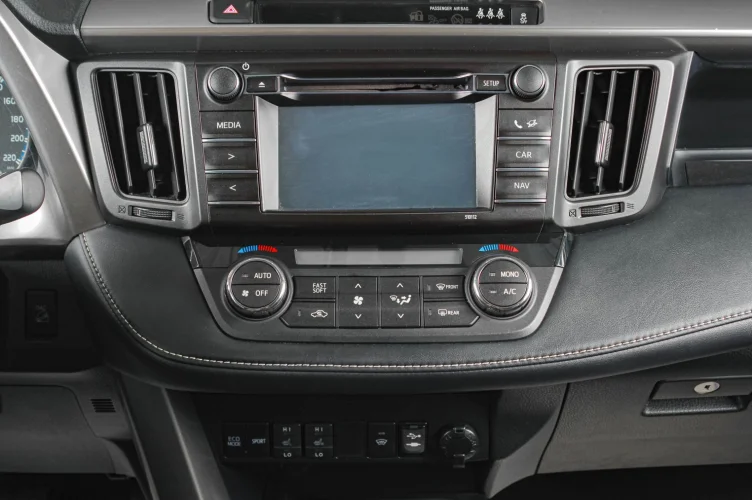 Toyota RAV4 15 из 20