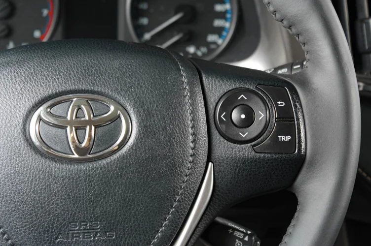 Toyota RAV4 14 из 20