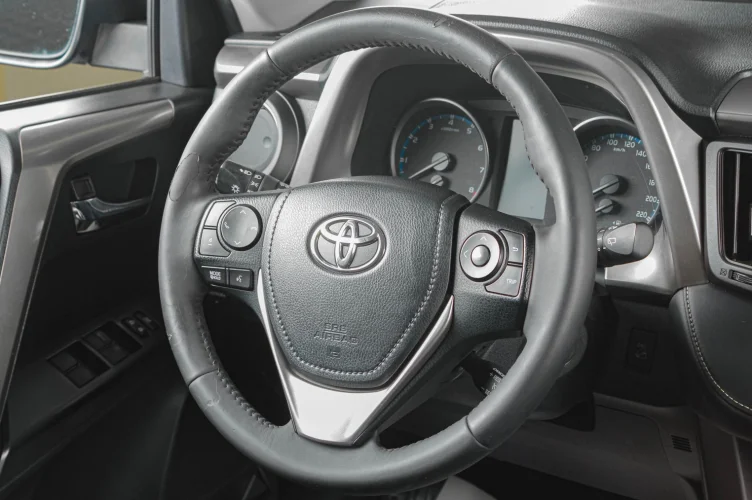 Toyota RAV4 11 из 20