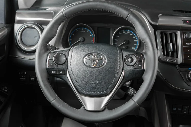 Toyota RAV4 12 из 20
