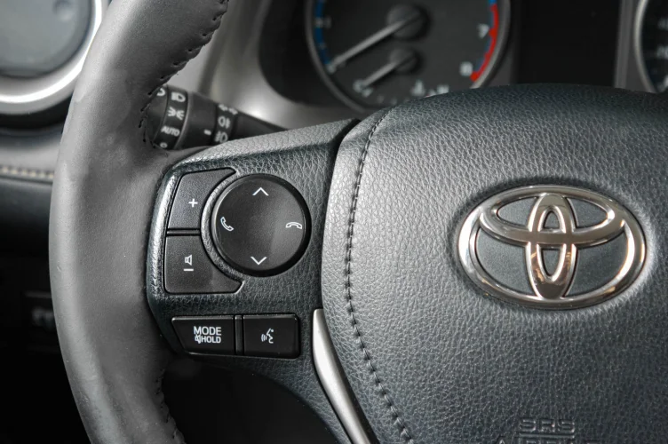 Toyota RAV4 13 из 20