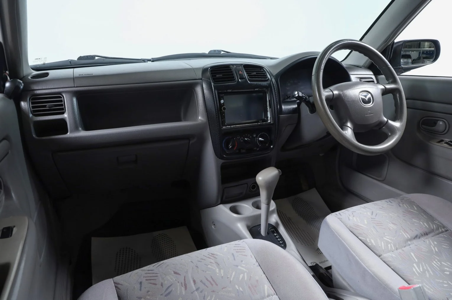 Mazda Demio 9 из 15