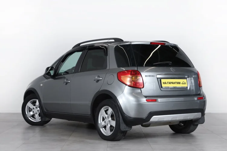 Suzuki SX4 4 из 6