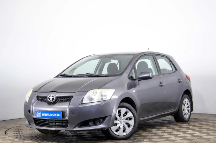 Toyota Auris 3 из 6