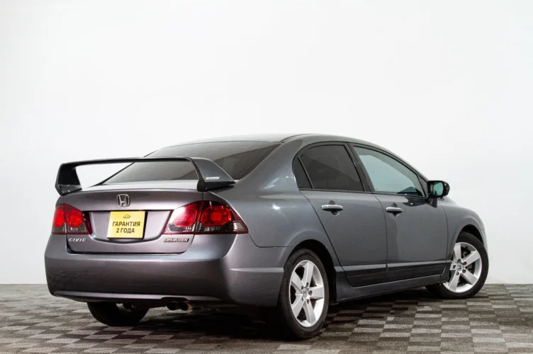 Honda Civic 4 из 6