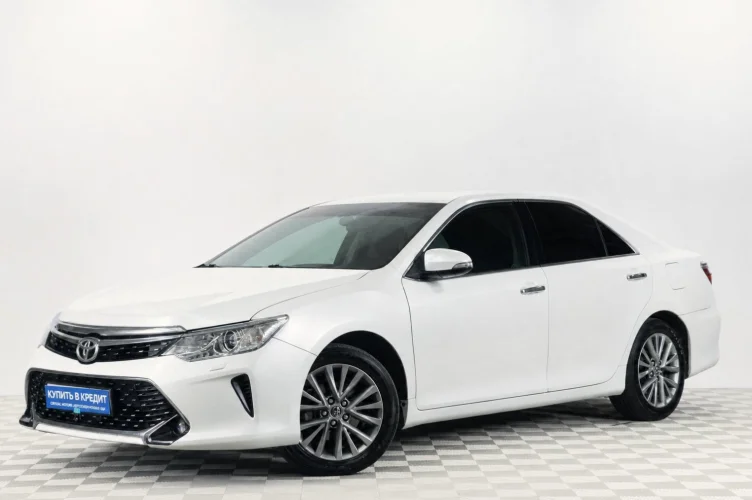 Toyota Camry 3 из 6