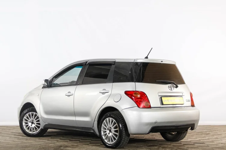 Toyota Ist 4 из 6
