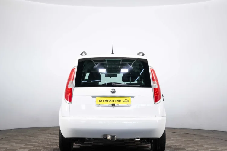 Skoda Roomster 5 из 6