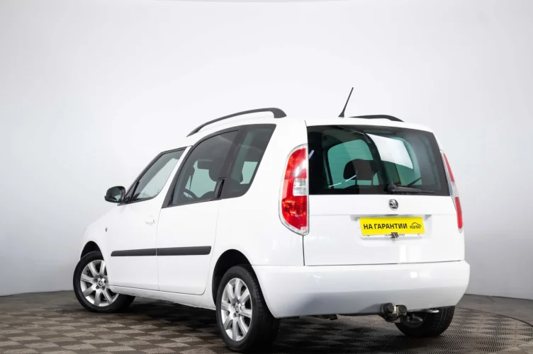 Skoda Roomster 4 из 6