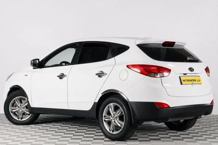 Hyundai ix35 4 из 6