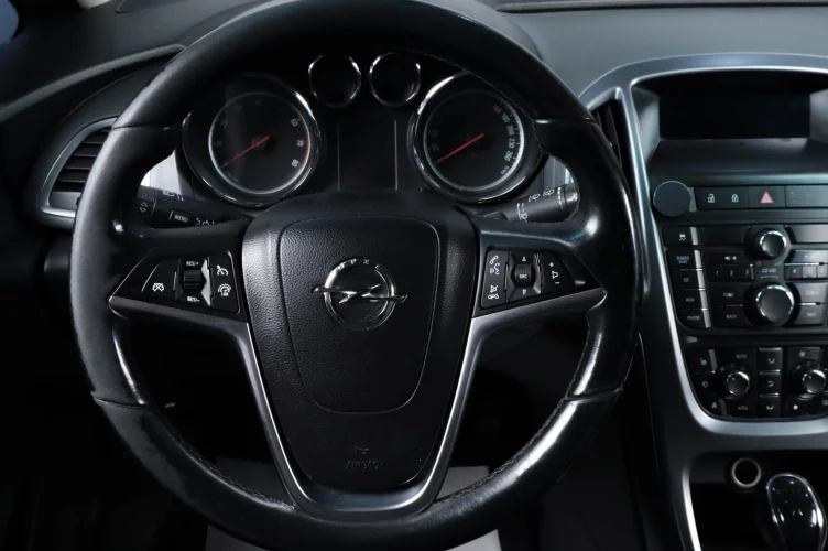 Opel Astra GTC 12 из 17