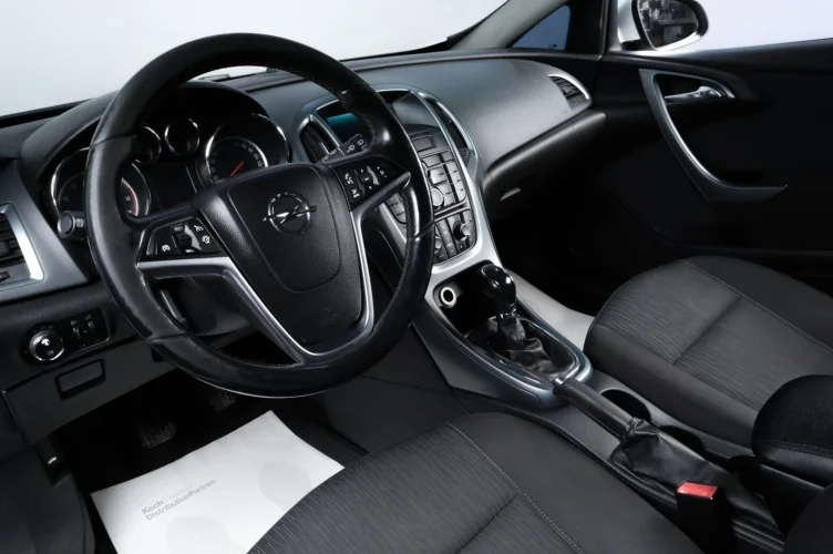 Opel Astra GTC 7 из 17