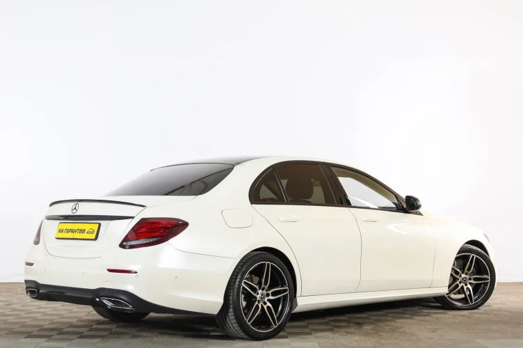 Mercedes-Benz E-класс 6 из 6