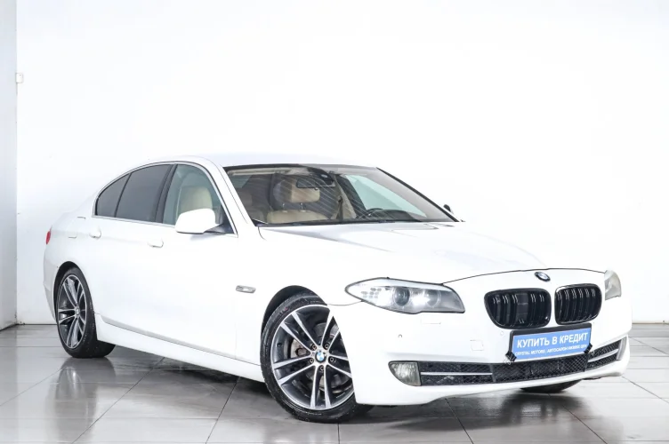 BMW 5 серия 1 из 6