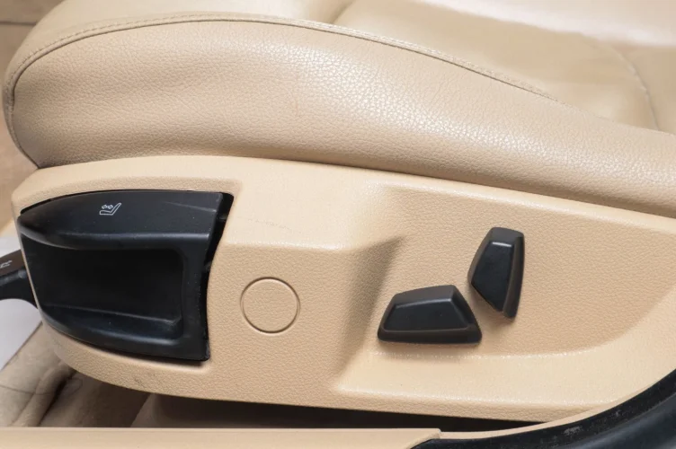 BMW 5 серия 8 из 23